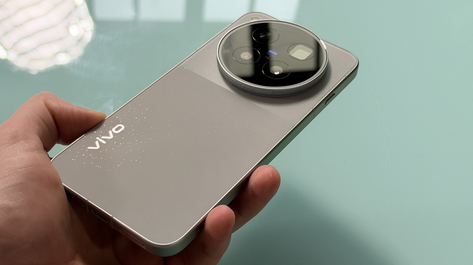 Camera-Focused Smartphone: Vivo X500 Pro Max Offers Video Tricks Camera-Focused Smartphone: Vivo X500 Pro Max Offers Video Tricks